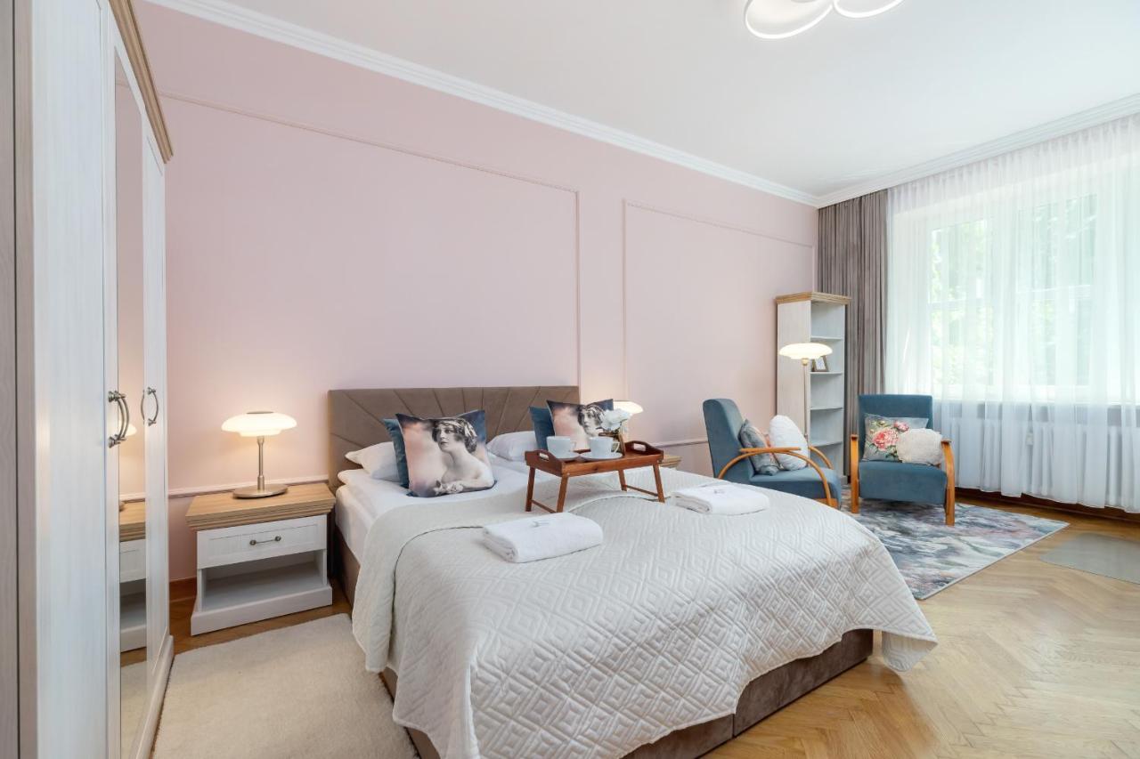 Luxurious & Unique Apartment Mickiewicza Cracow By Renters Prestige Cracovia Exterior foto