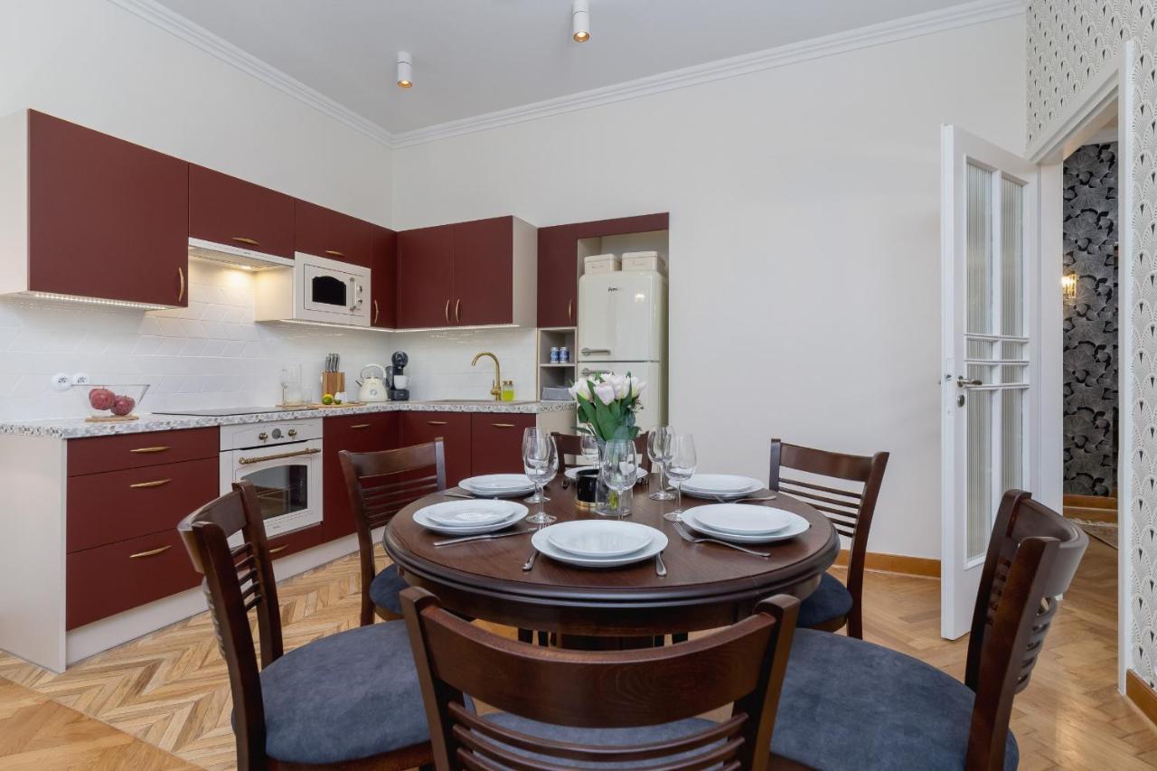 Luxurious & Unique Apartment Mickiewicza Cracow By Renters Prestige Cracovia Exterior foto