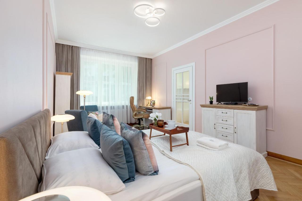 Luxurious & Unique Apartment Mickiewicza Cracow By Renters Prestige Cracovia Exterior foto