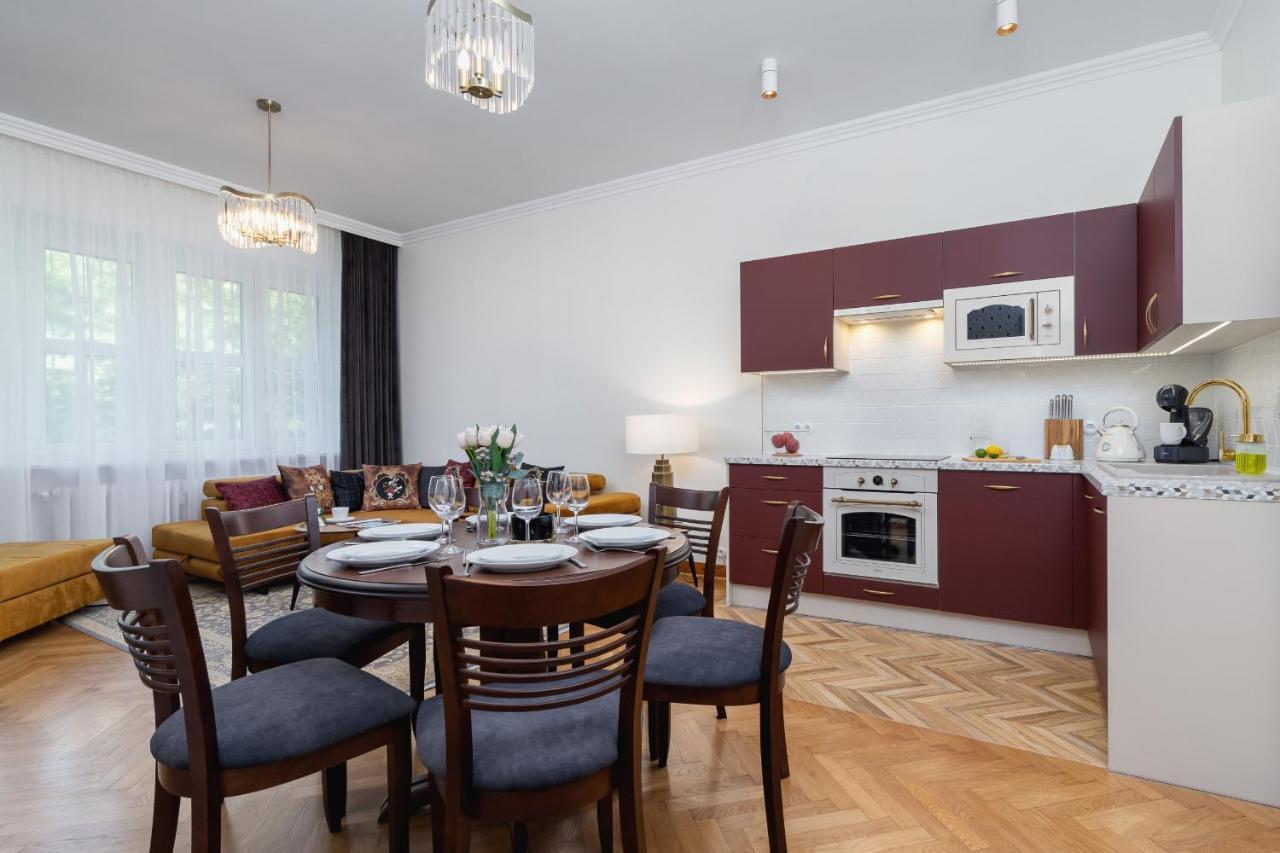 Luxurious & Unique Apartment Mickiewicza Cracow By Renters Prestige Cracovia Exterior foto