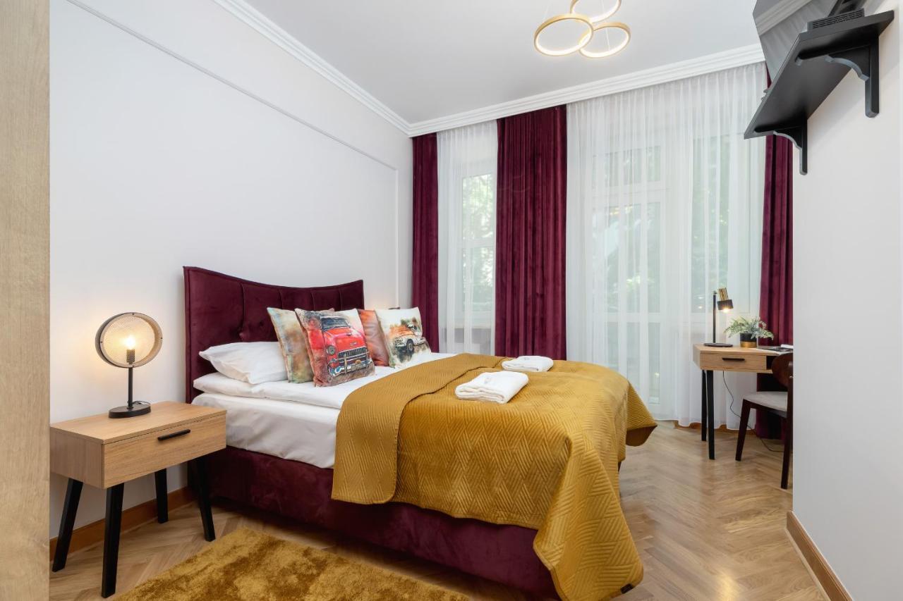 Luxurious & Unique Apartment Mickiewicza Cracow By Renters Prestige Cracovia Exterior foto
