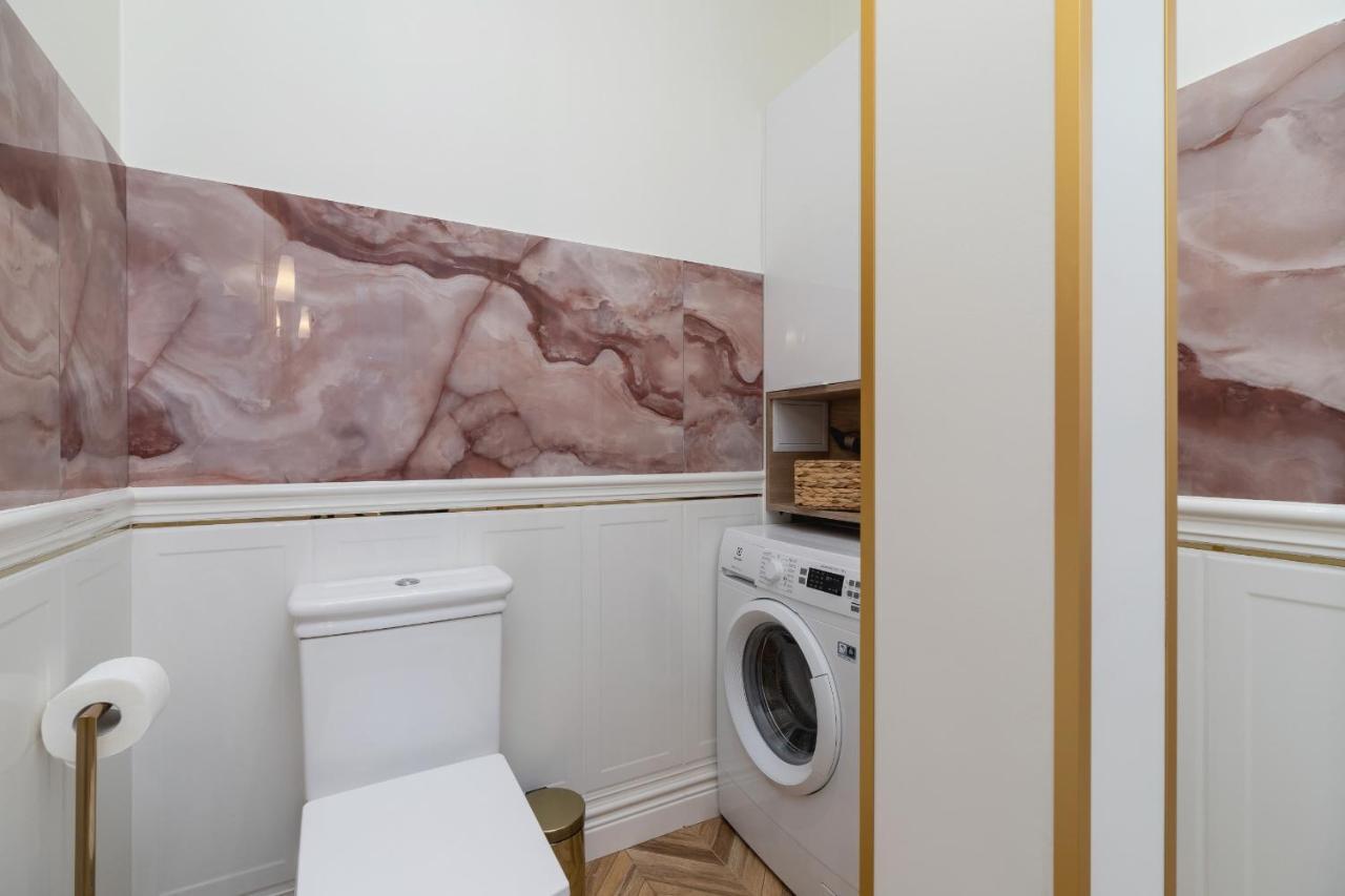 Luxurious & Unique Apartment Mickiewicza Cracow By Renters Prestige Cracovia Exterior foto